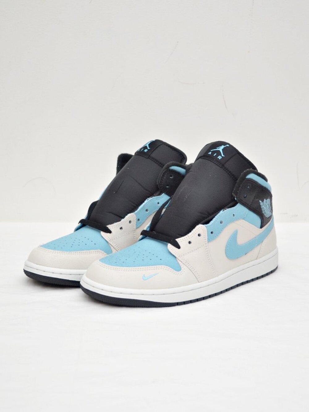 Jordan Air Jordan 1 Mid Se Blue Chill Summit White BNIB No Lid